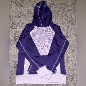 Purple Girls Nike Sweatshirt. Girls XL.
